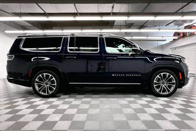 Used 2025 Jeep Grand Wagoneer L Series III w/ Rear-Seat Entertainment Group AWD/4WD image 14