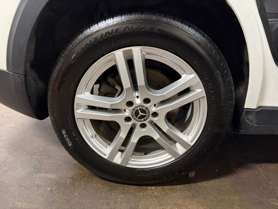 Used 2020 Mercedes-Benz GLB 250 4MATIC image 23