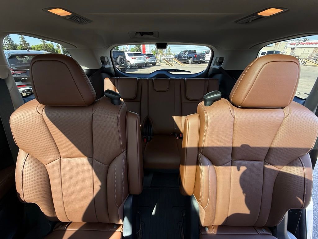 Used 2024 Subaru Ascent Touring image 11