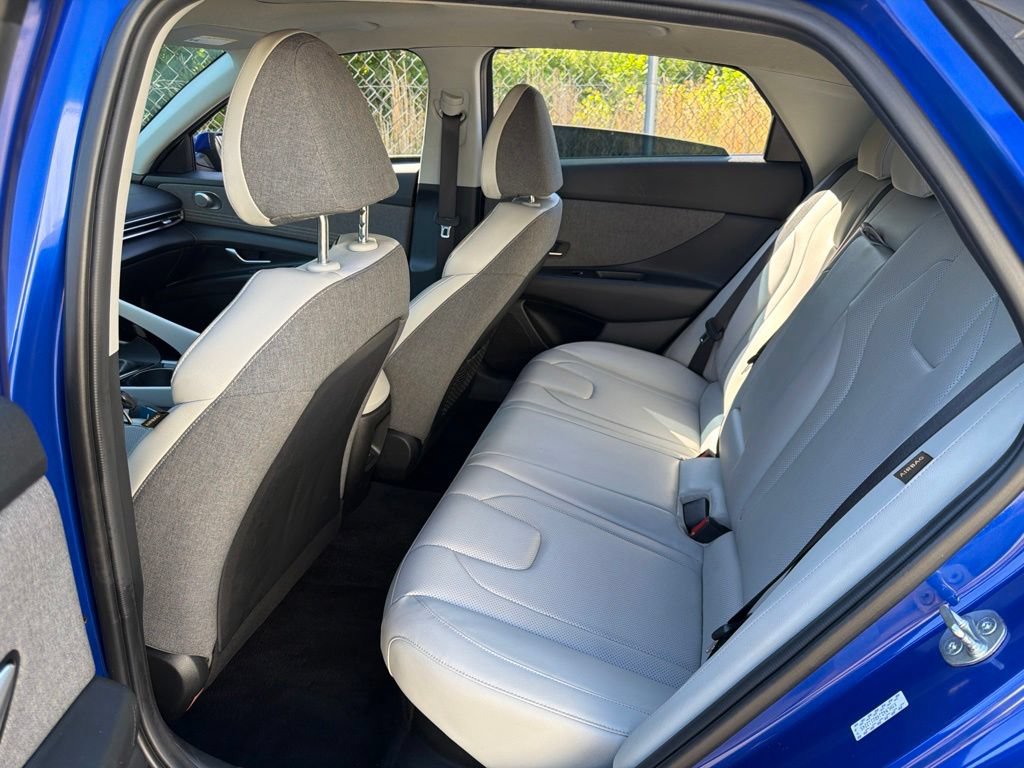 Used 2024 Hyundai Elantra Limited FWD image 18