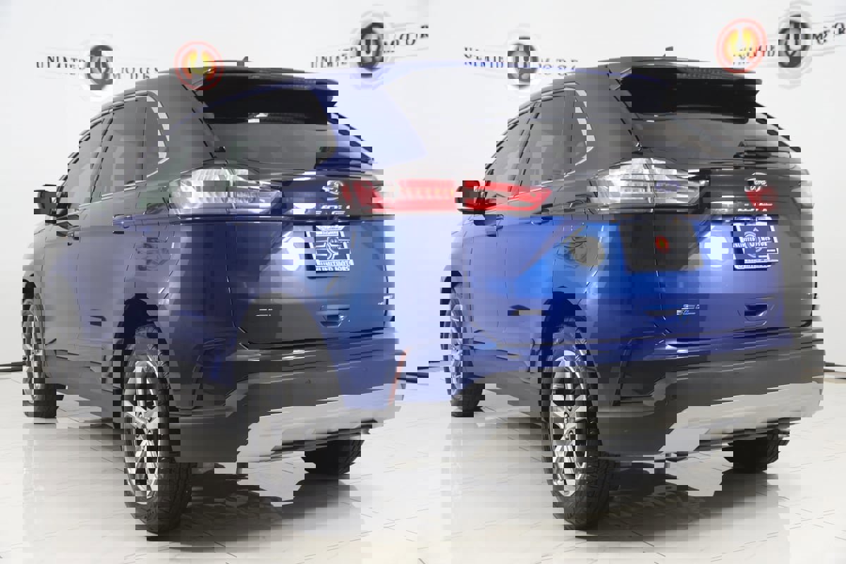 Used 2024 Ford Edge SEL w/ Convenience Package image 4