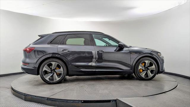 Used 2022 Audi e-tron Premium Plus w/ Premium Plus Package image 6