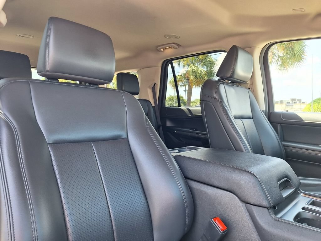 Used 2024 Ford Expedition XLT RWD image 31