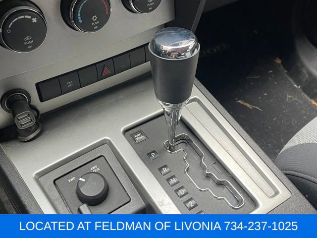 Used 2008 Dodge Nitro SXT image 15