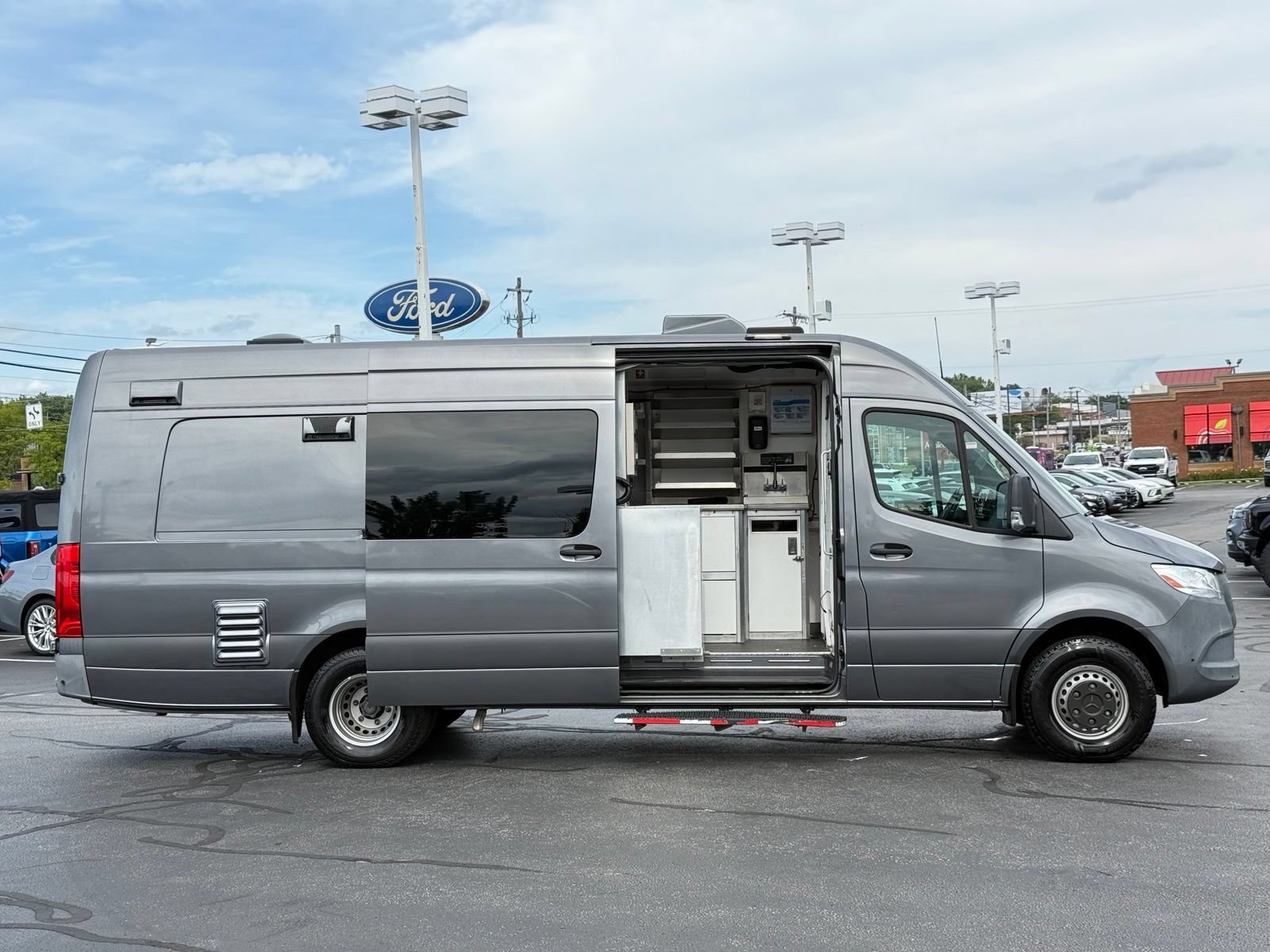 Used 2021 Mercedes-Benz Sprinter 4500 image 18
