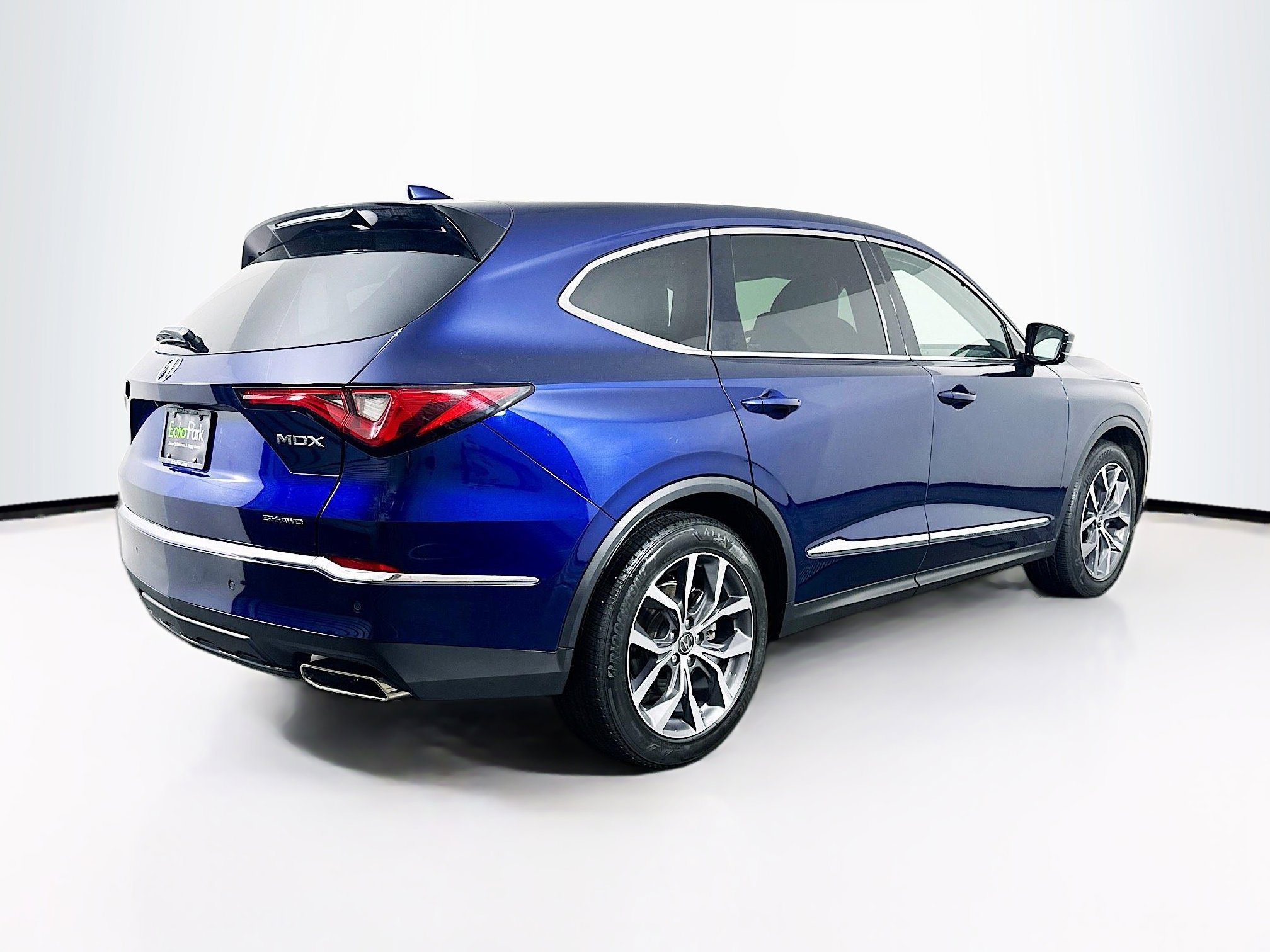 Used 2023 Acura MDX SH-AWD w/ Technology Package image 9