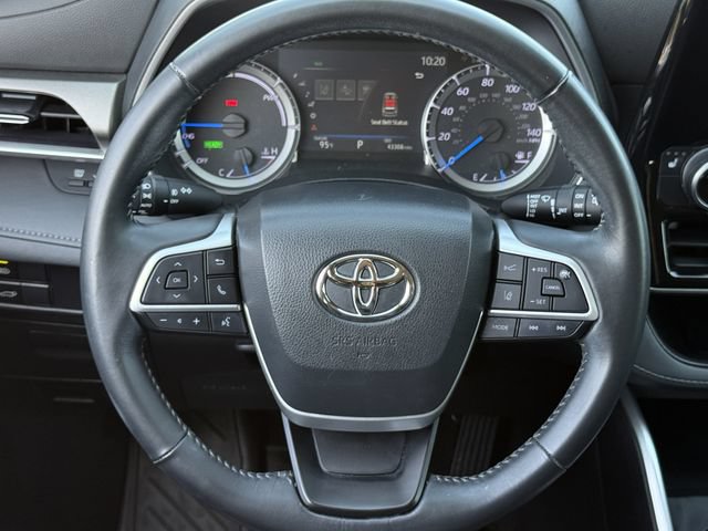 Used 2023 Toyota Highlander XLE FWD image 13