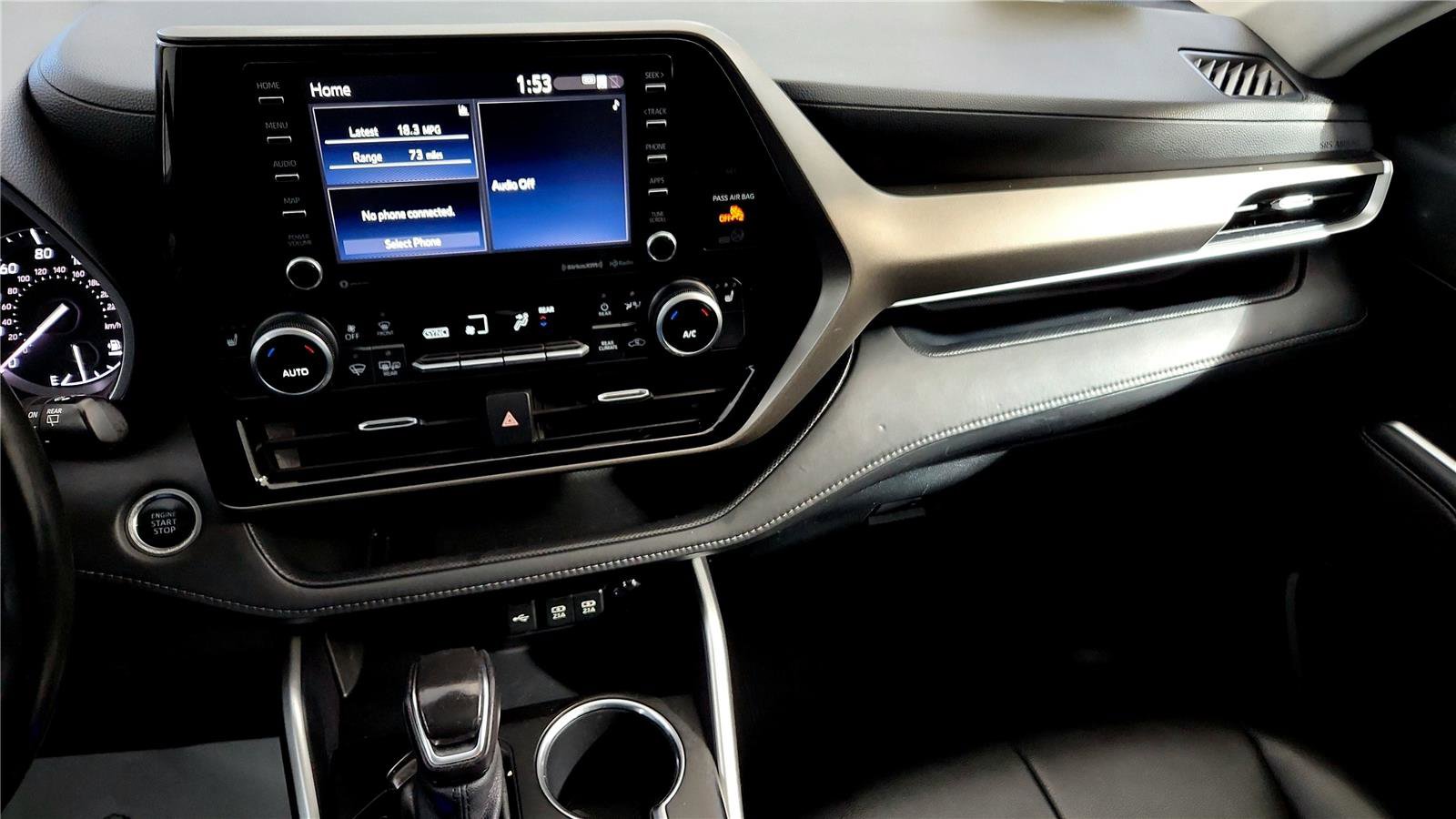 Certified 2021 Toyota Highlander XLE image 40