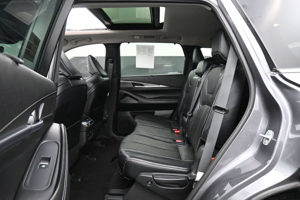 Used 2023 INFINITI QX60 Luxe w/ Cargo Package FWD image 19