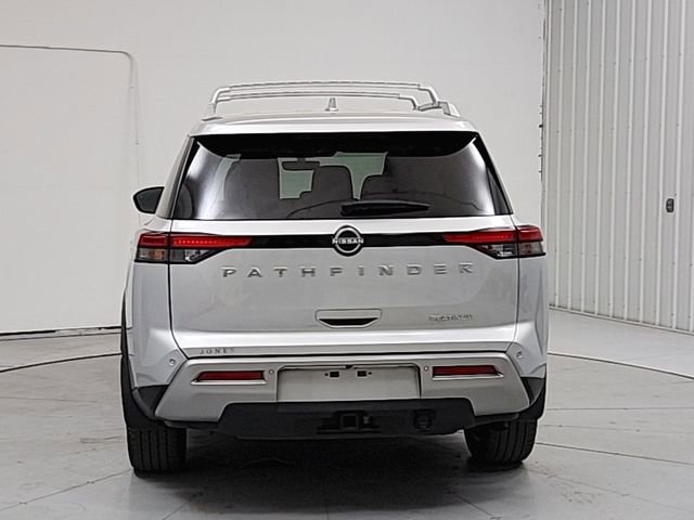 Used 2025 Nissan Pathfinder Platinum w/ Cargo Package image 6