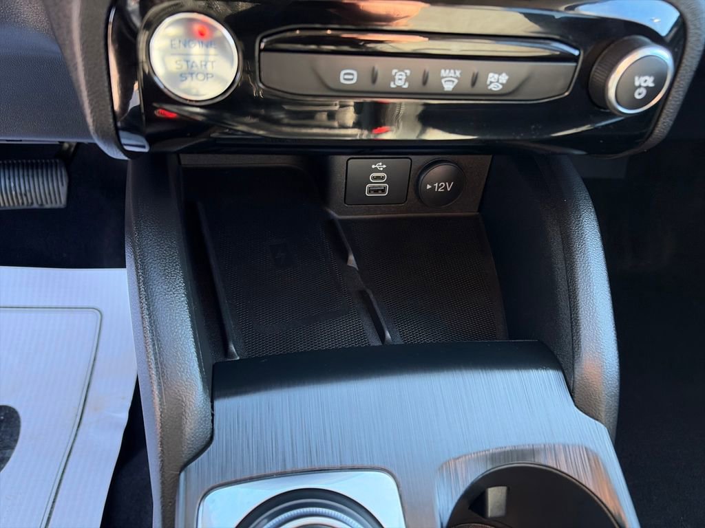 Used 2025 Ford Escape Platinum image 24