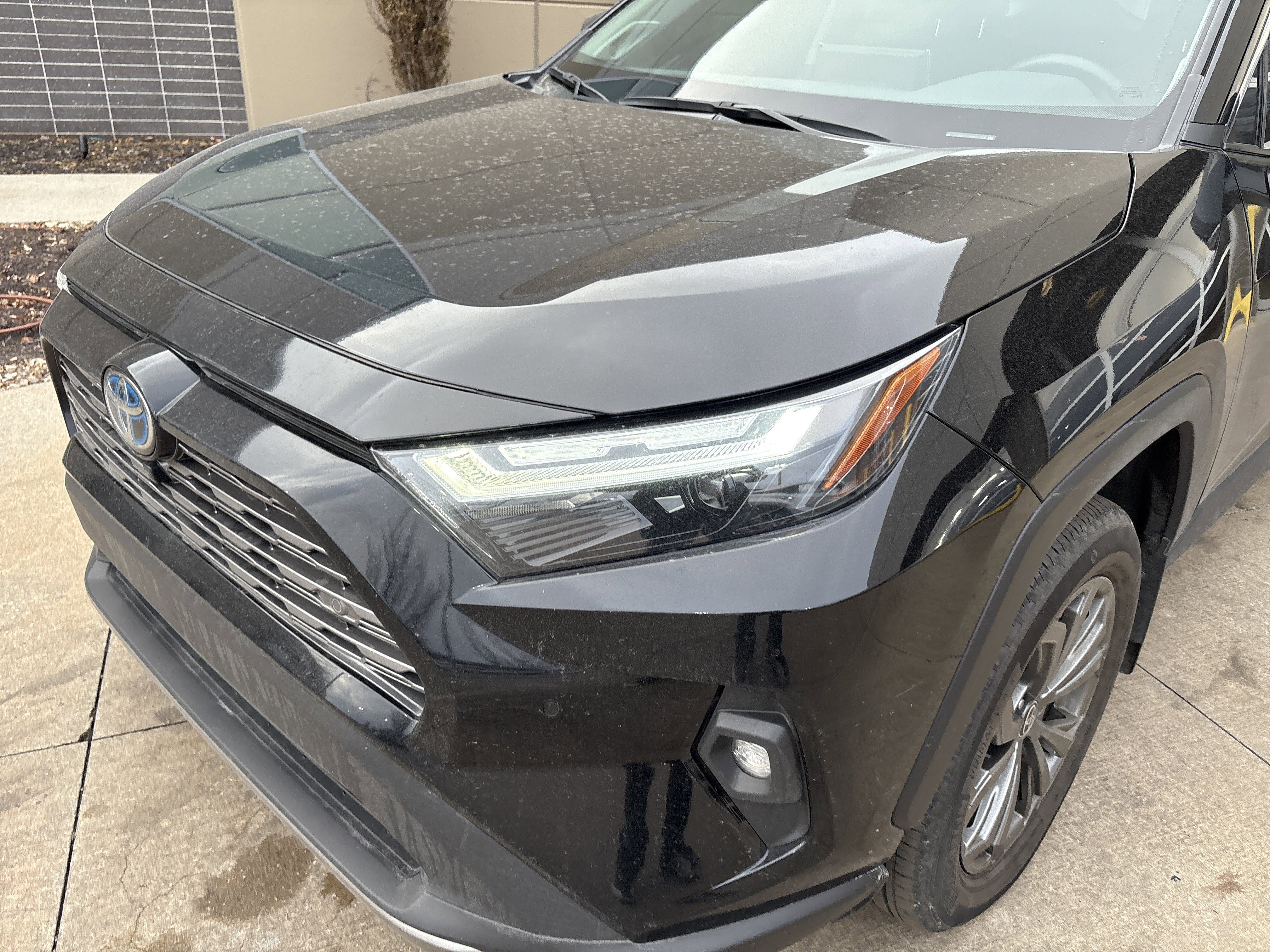 Used 2022 Toyota RAV4 Limited image 6