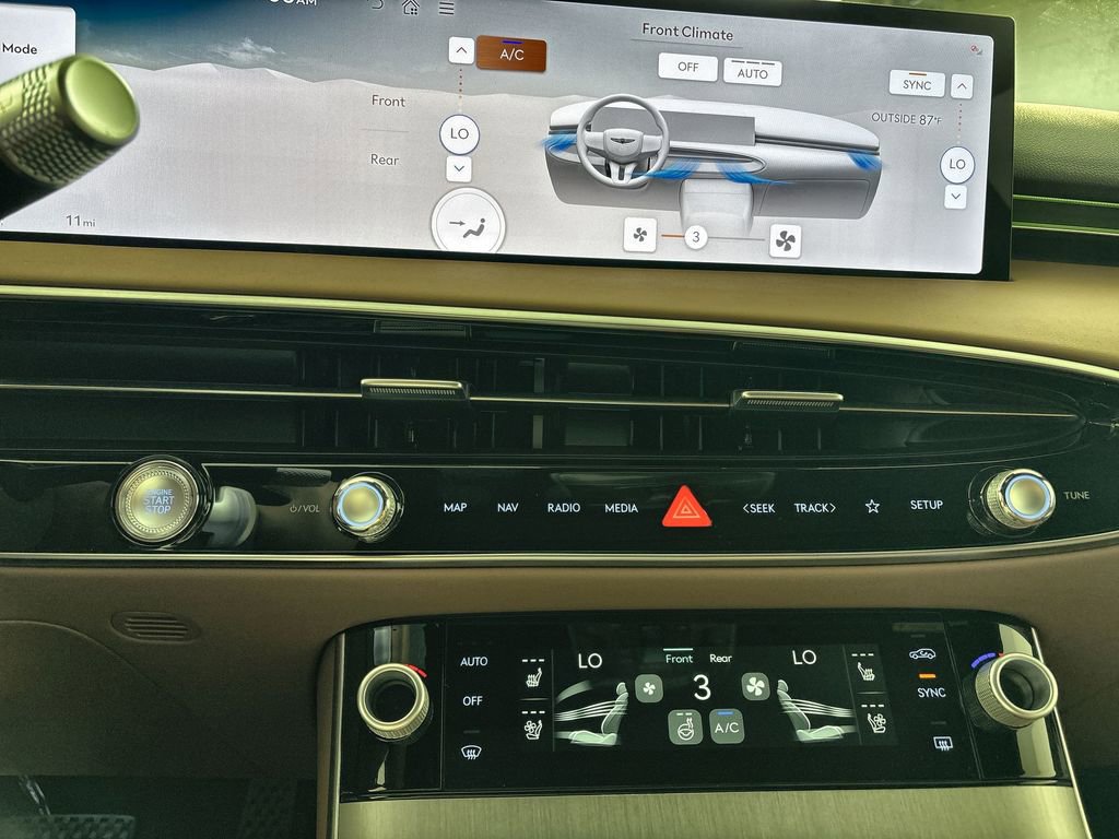 New 2026 Genesis GV70 2.5T Advanced AWD/4WD image 16