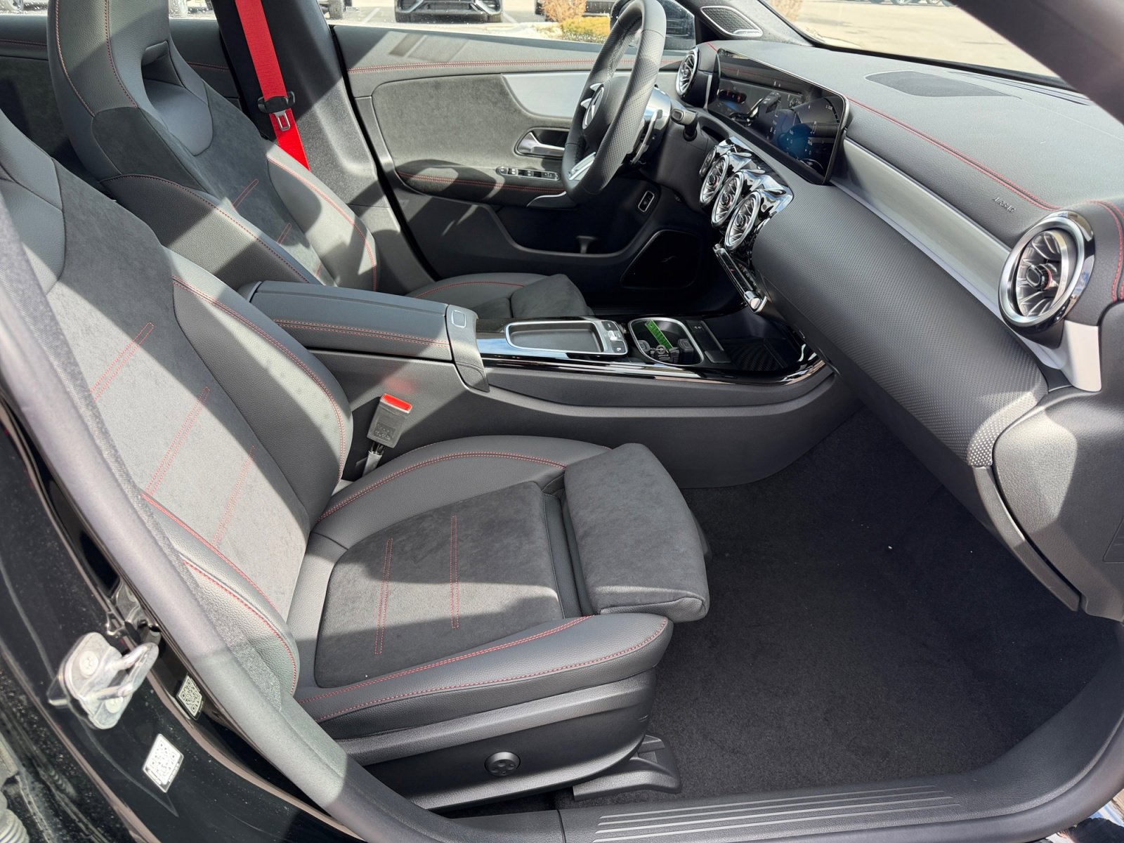 New 2026 Mercedes-Benz CLA 35 AMG 4MATIC image 19