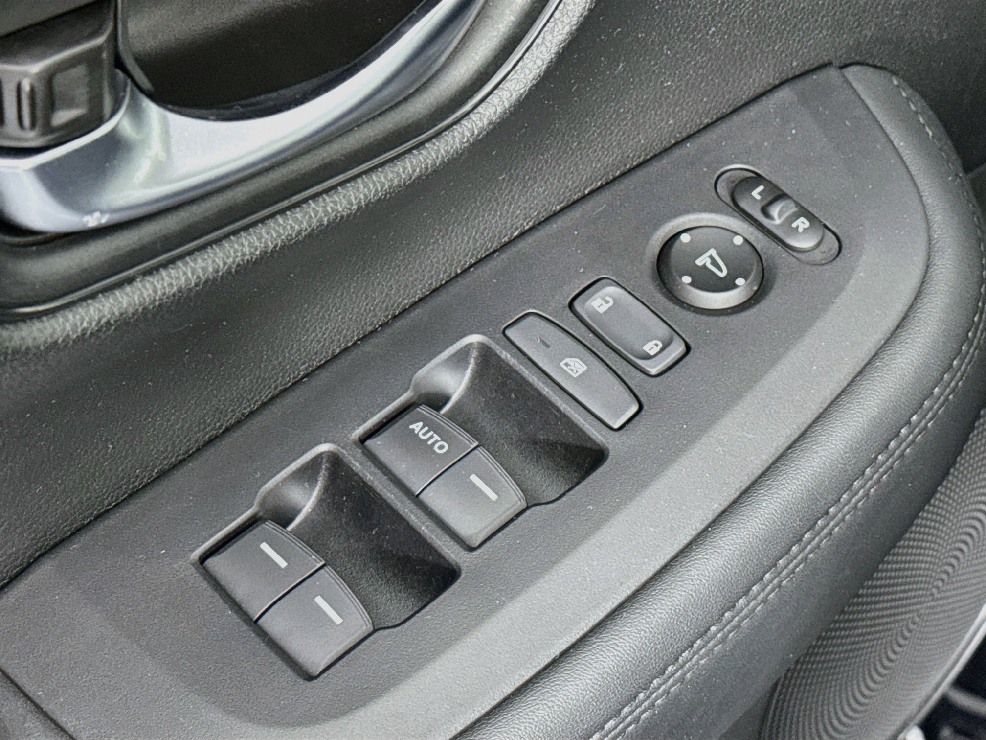 Certified 2023 Honda HR-V LX image 17