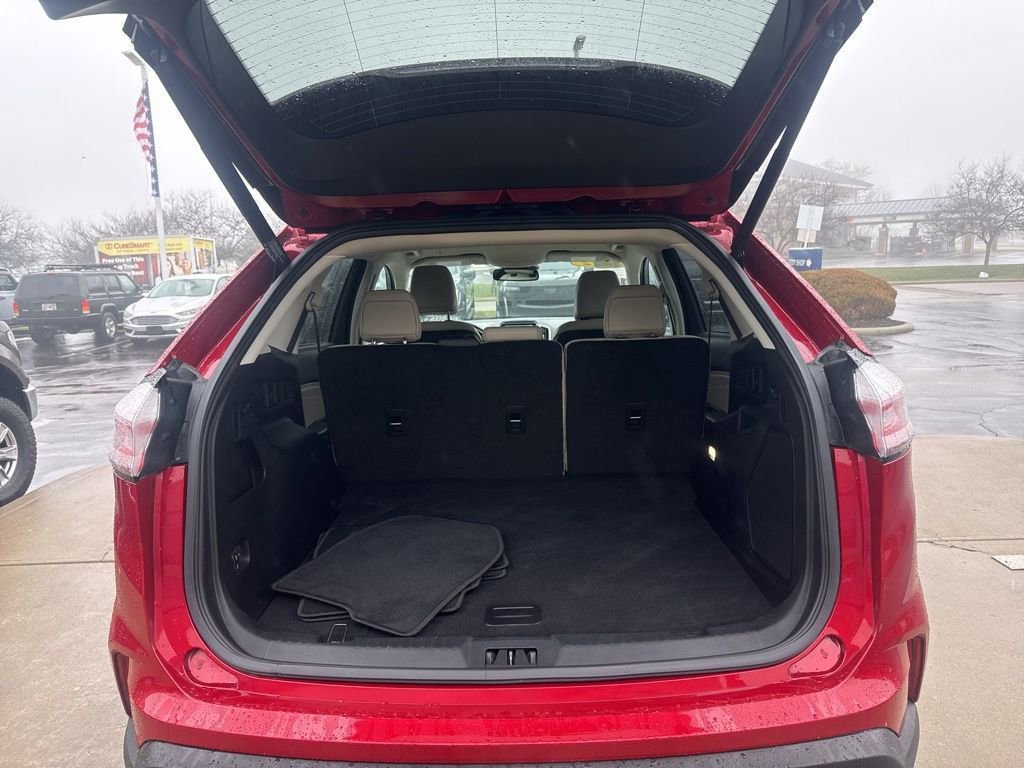 Certified 2022 Ford Edge Titanium w/ Class II Trailer Tow Package image 41
