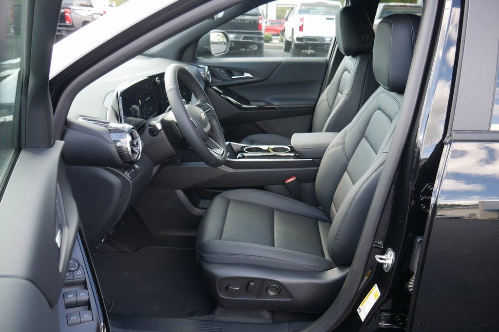 New 2025 Chevrolet Equinox LT w/ Convenience Package II image 5