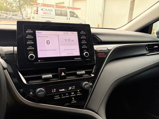 Used 2022 Toyota Camry LE image 10