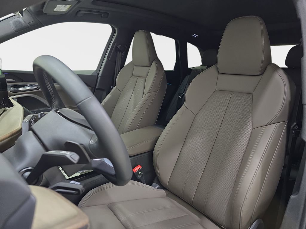 Certified 2025 Audi Q5 Prestige image 17