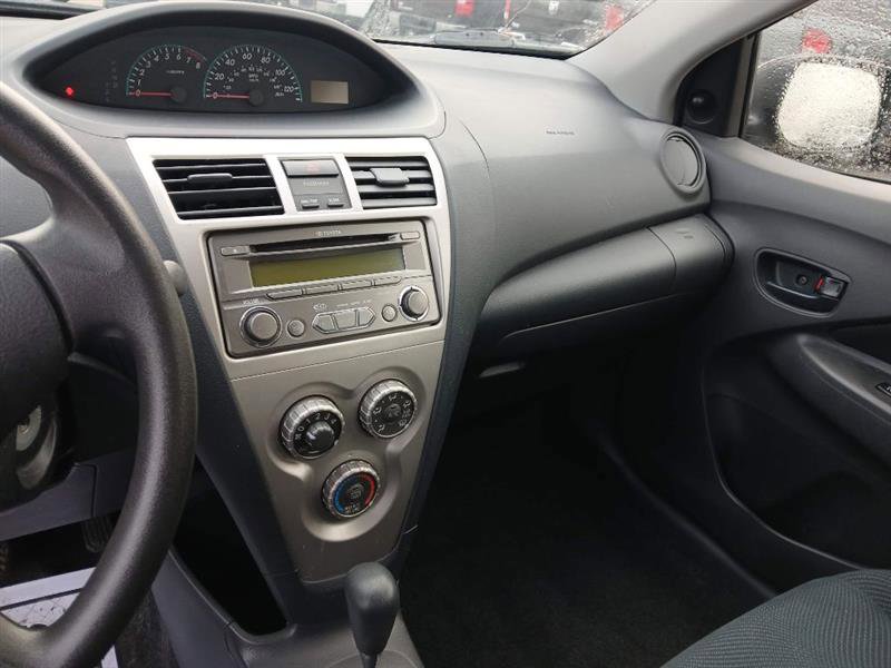 Used 2012 Toyota Yaris Sedan image 11