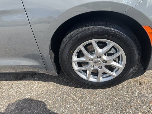 Used 2022 Chrysler Pacifica Touring-L image 11