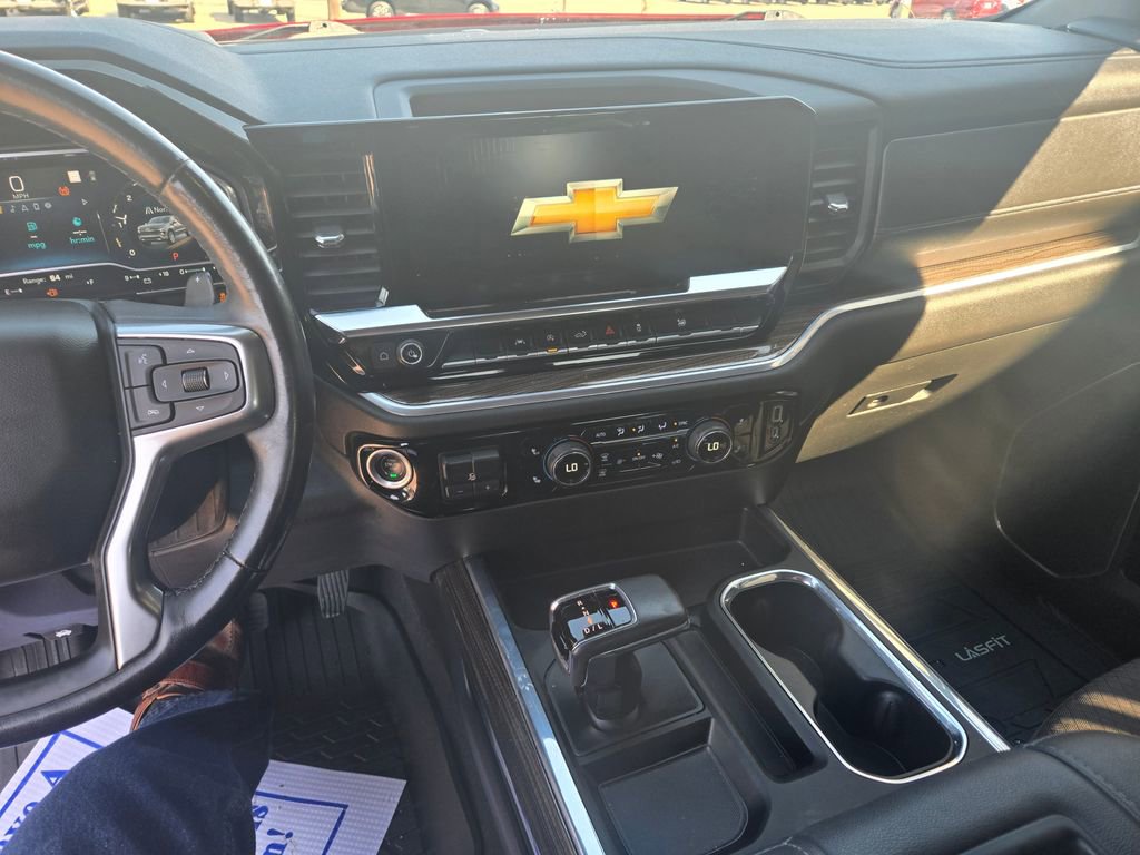 Used 2022 Chevrolet Silverado 1500 LT w/ LPO, Dark Essentials Package RWD image 9
