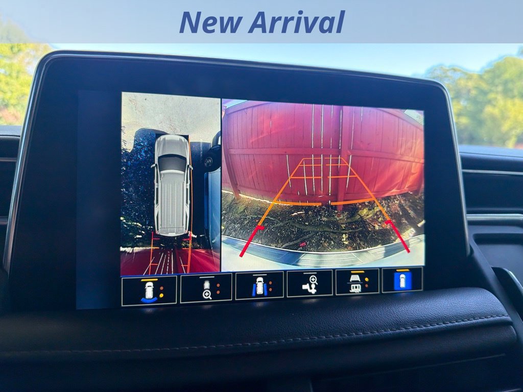 Used 2022 Chevrolet Suburban LT w/ LT Signature Package AWD/4WD image 10