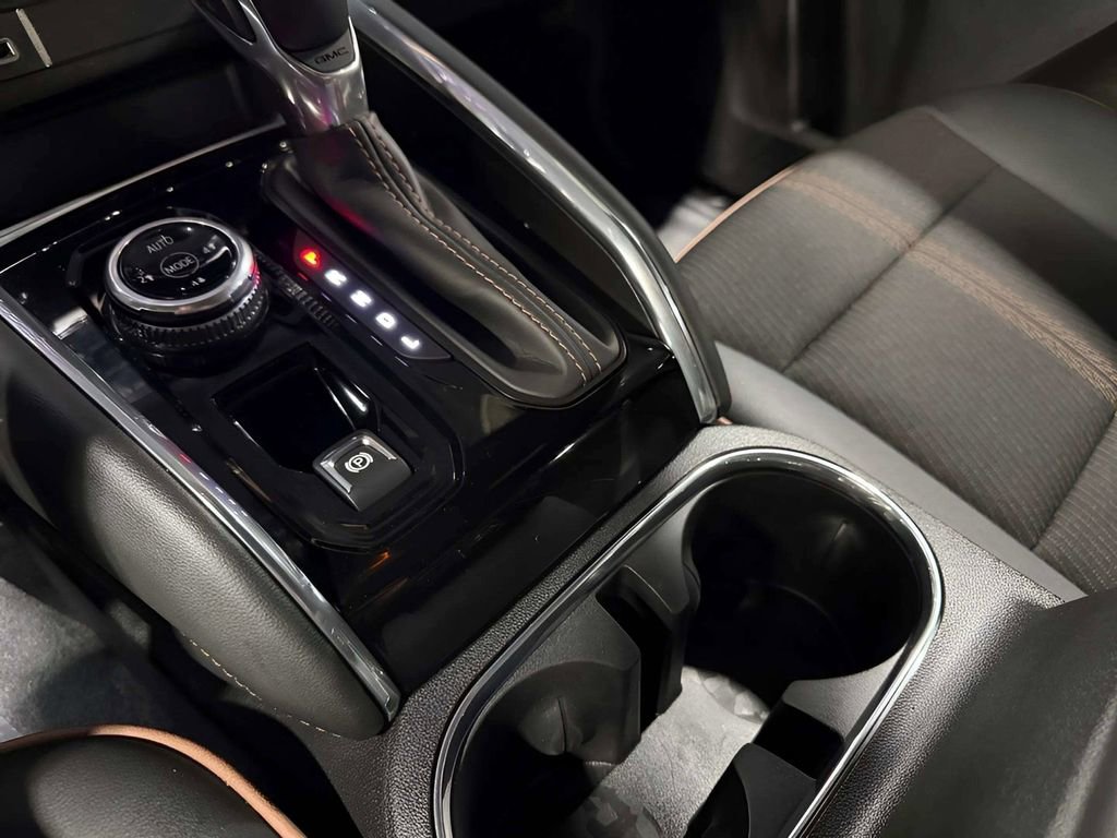 Used 2025 GMC Canyon AT4 AWD/4WD image 32