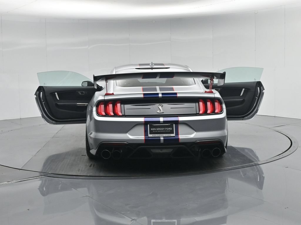 Used 2020 Ford Mustang Shelby GT500 w/ Carbon Fiber Track Pack RWD image 33