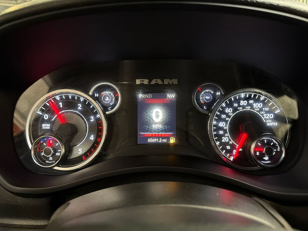 Used 2024 RAM 3500 Tradesman w/ Chrome Appearance Group AWD/4WD image 18