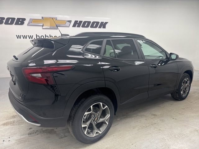 New 2026 Chevrolet Trax LT w/ Driver Confidence Package image 5