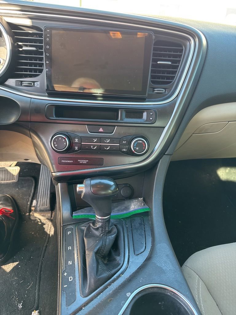Used 2015 Kia Optima LX FWD image 11