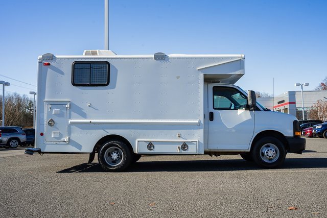 Used 2009 Chevrolet Express 3500 image 3