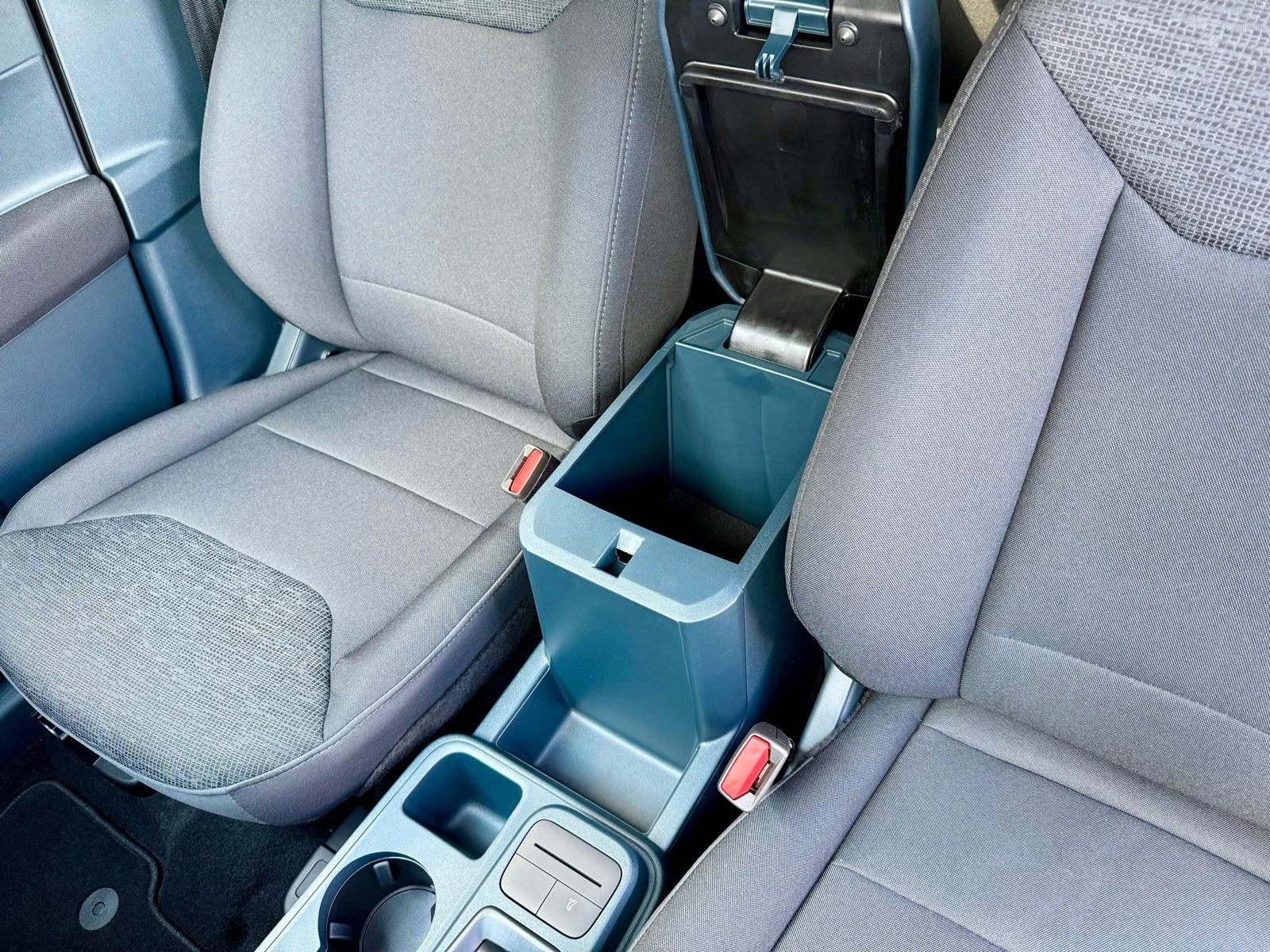 New 2025 Ford Maverick XL w/ Equipment Group 101A image 17