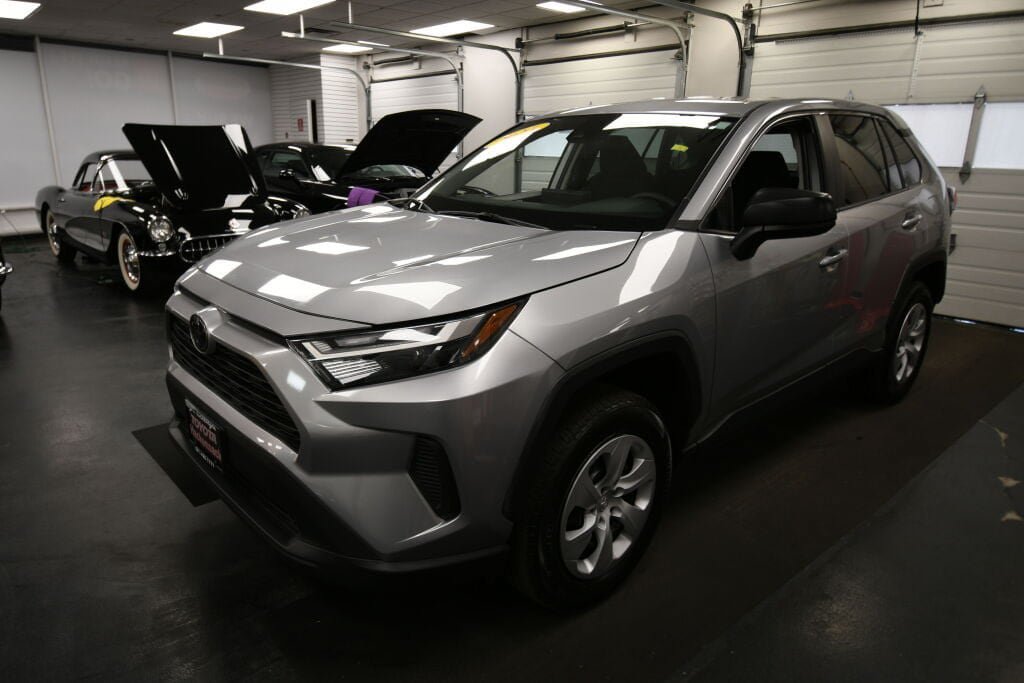 Used 2025 Toyota RAV4 LE FWD image 4