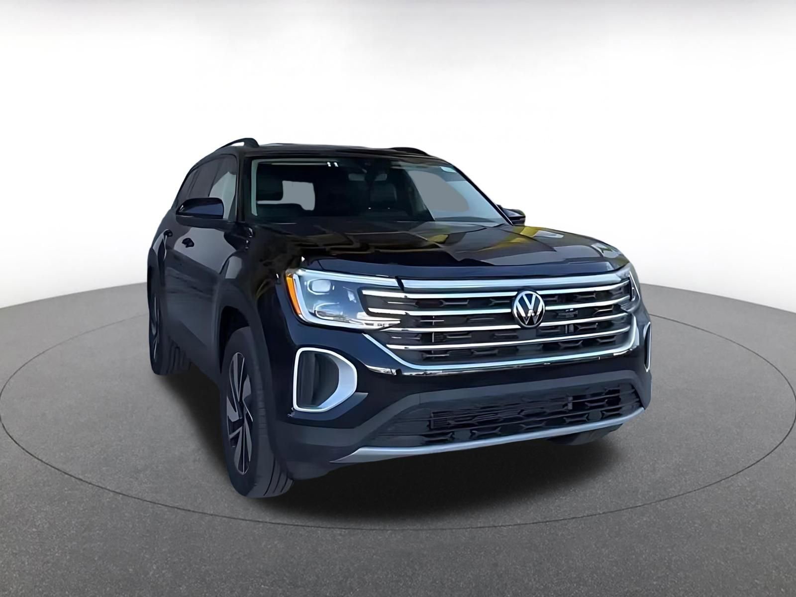 Used 2025 Volkswagen Atlas SE FWD image 3