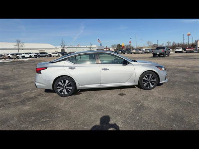 Used 2021 Nissan Altima 2.5 SV image 32