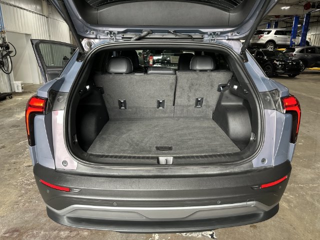 Used 2024 Chevrolet Blazer EV LT AWD/4WD image 25