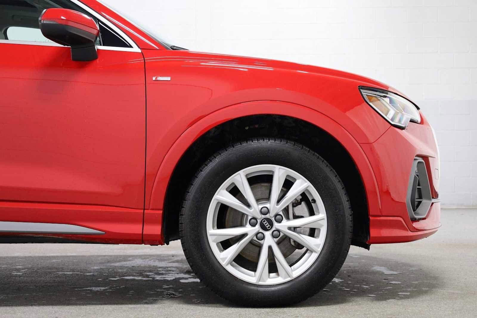 Certified 2025 Audi Q3 2.0T Premium Plus w/ Premium Plus Package AWD/4WD image 11
