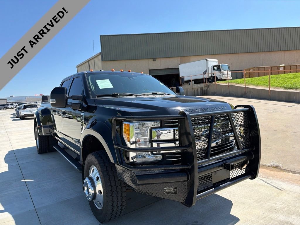 Used 2017 Ford F450 Lariat w/ Lariat Ultimate Package AWD/4WD image 3