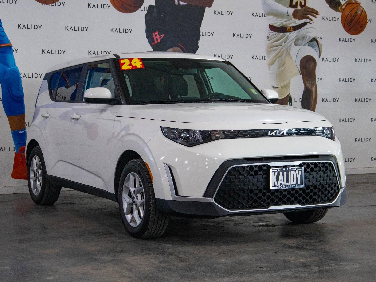 Used 2024 Kia Soul LX w/ Option Group 015 image 18