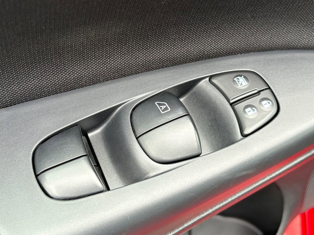 Used 2016 Nissan Sentra SR image 12