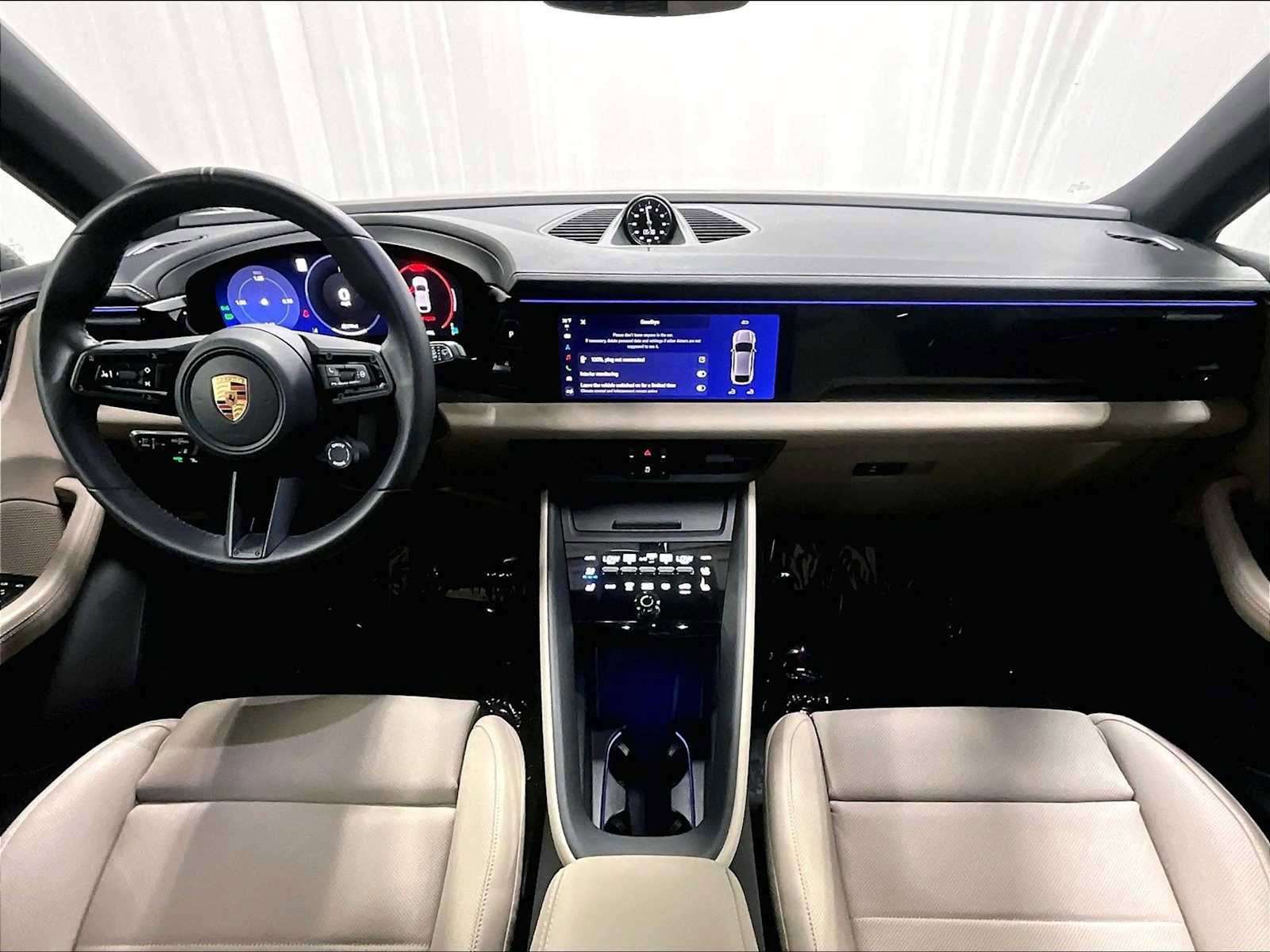 Used 2025 Porsche Macan Electric image 17