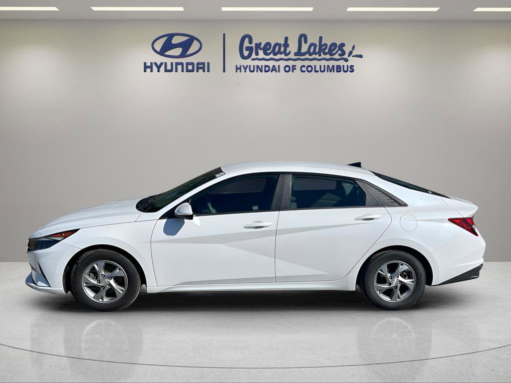 Used 2022 Hyundai Elantra SE w/ Preferred Accessory Package FWD image 2