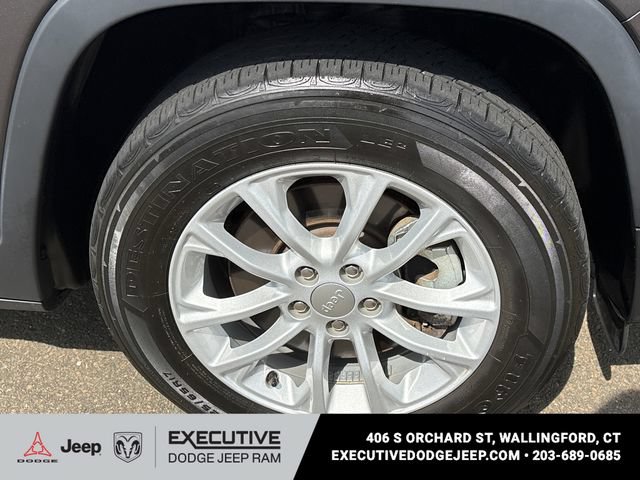 Used 2022 Jeep Cherokee Latitude Lux w/ Sun & Sound Group AWD/4WD image 7