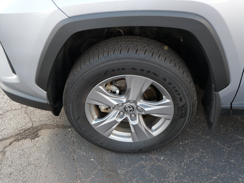Certified 2025 Toyota RAV4 LE AWD/4WD image 8