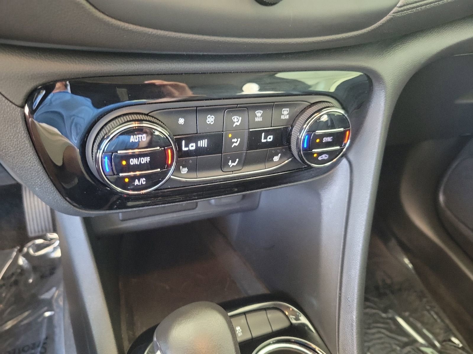 Used 2023 Buick Encore GX Select w/ Safety Package II AWD/4WD image 20