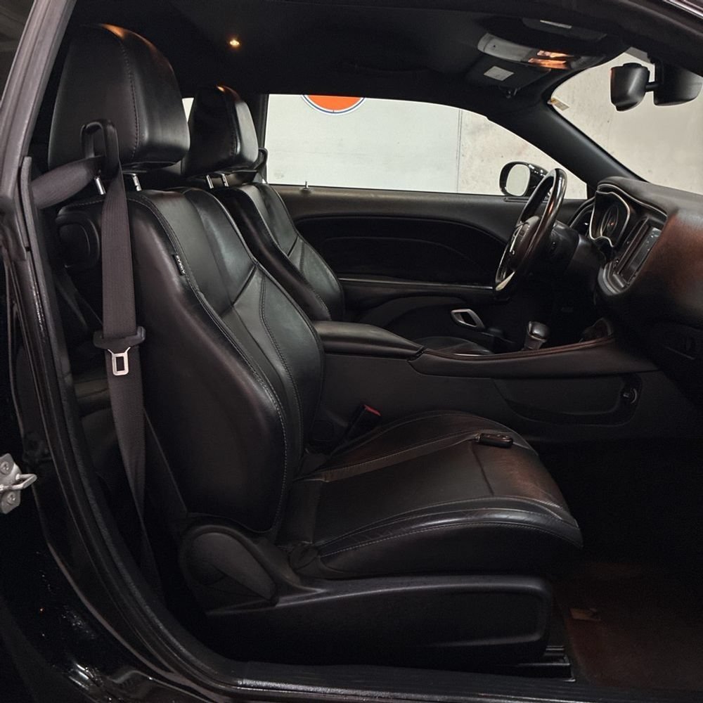 Used 2015 Dodge Challenger SXT Plus RWD image 6