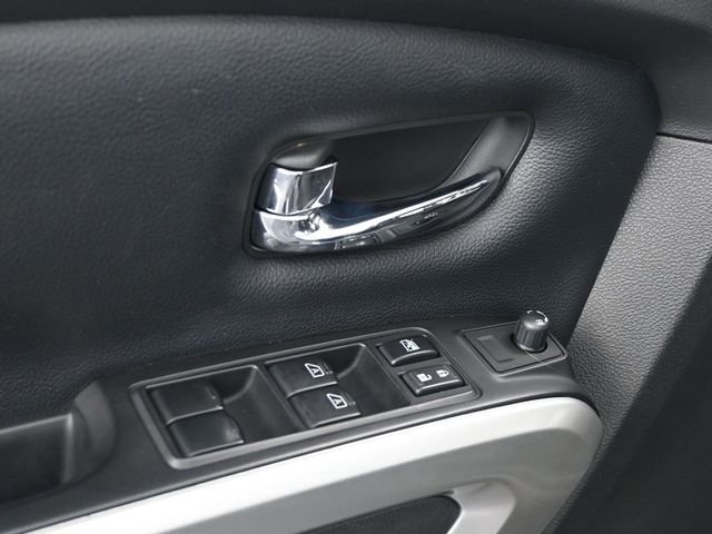 Used 2017 Nissan Titan SL w/ Chrome Package image 10