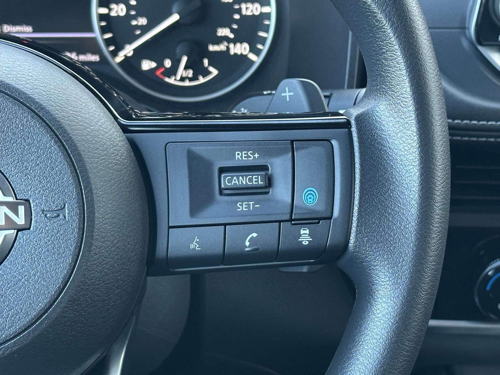 Used 2023 Nissan Rogue SV image 23